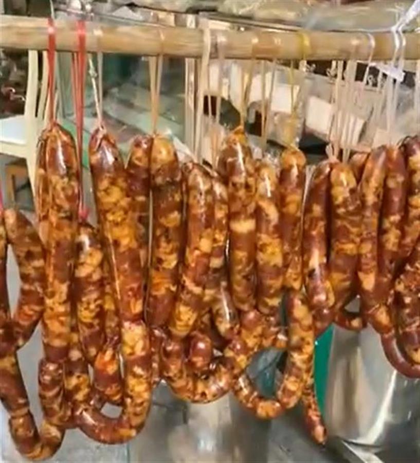 猪肉十元一斤，四川资阳市民大夏天排队灌香肠