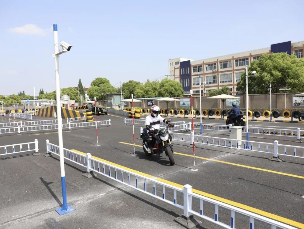 摩托車市場(chǎng)火爆：本田賣瘋、五菱眼饞，駕考教練錢數(shù)到手軟