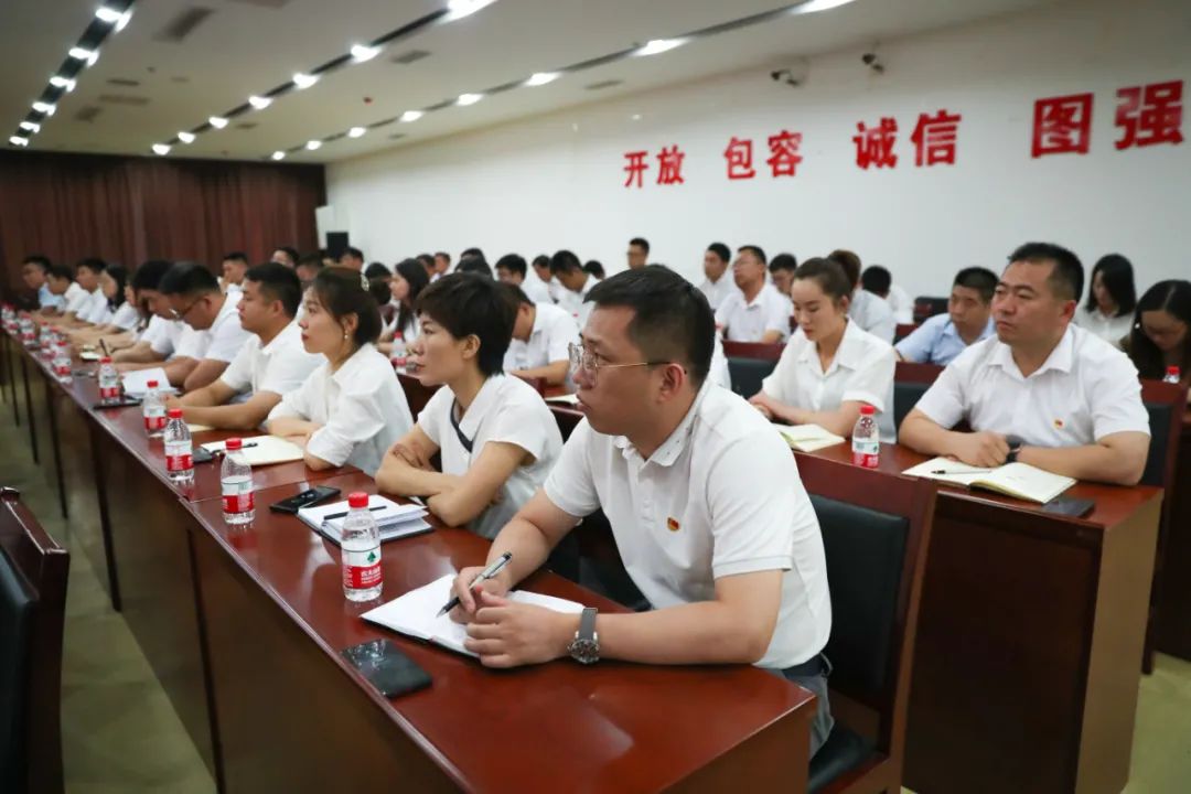 济南新材料产业园区管委会主任韩利师上专题党课