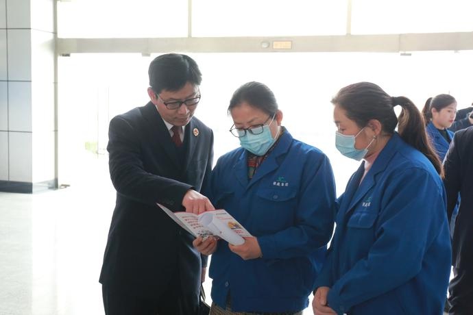 宿迁一老总带着“电子手铐”签下4000万大单
