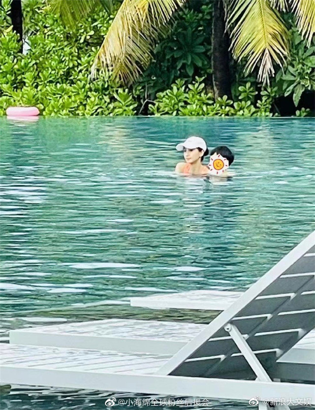 黄晓明带儿子现身机场，小海绵可爱满分，此前还被质疑没时间陪孩子