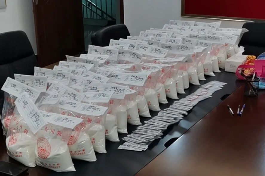 租客换灯泡发现惊人一幕 牵出12年前大案