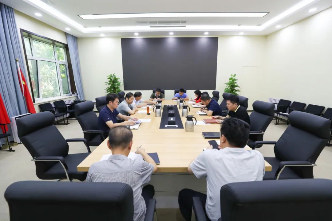 济南新材料产业园区传达学习贯彻全区半年工作暨重点项目观摩总结会议精神