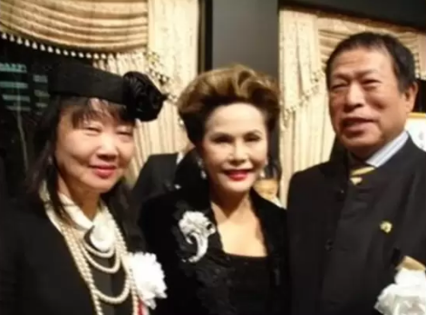 和张哲瀚合照的黛薇夫人究竟什么来头？