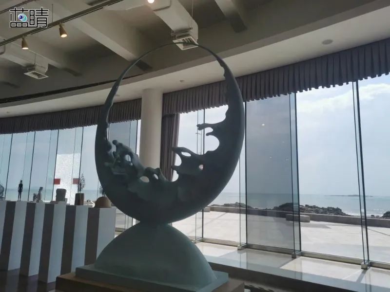 “2021年中国青岛一带一路沿线部分国家艺术邀请展”亮相青岛市雕塑馆