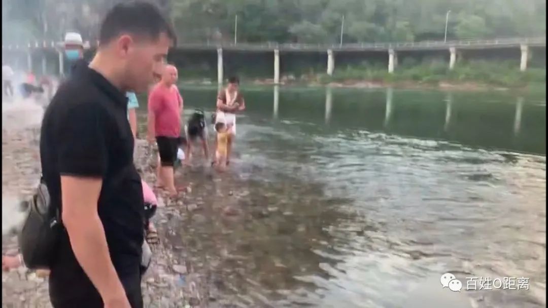 七月半正烧香，河里漂来一个人！他还活着