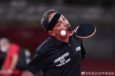 他是残奥会唯一用嘴打乒乓球的运动员！马龙：他打得非常好，难以置信