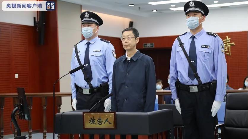 早安 | 喀布尔机场两次爆炸共造成至少72人死亡 155人受伤