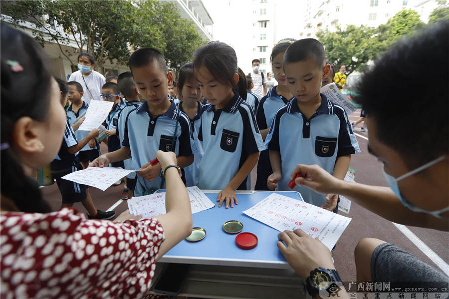 南宁市民主路小学举行2021年新生入学礼(图3)