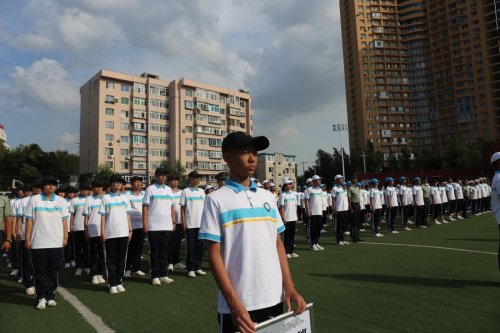 沈阳市第二十七中学新生军训!用汗水见证成长(图7)