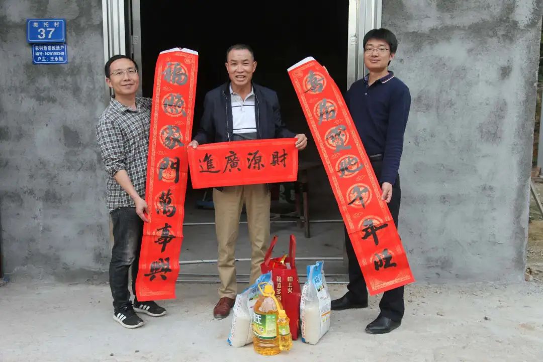 身边的榜样丨陈晓刚：勇挑脱贫攻坚重担 促进民族团结进步