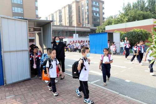 朝阳长青路小学学生的开学第一天(图2)