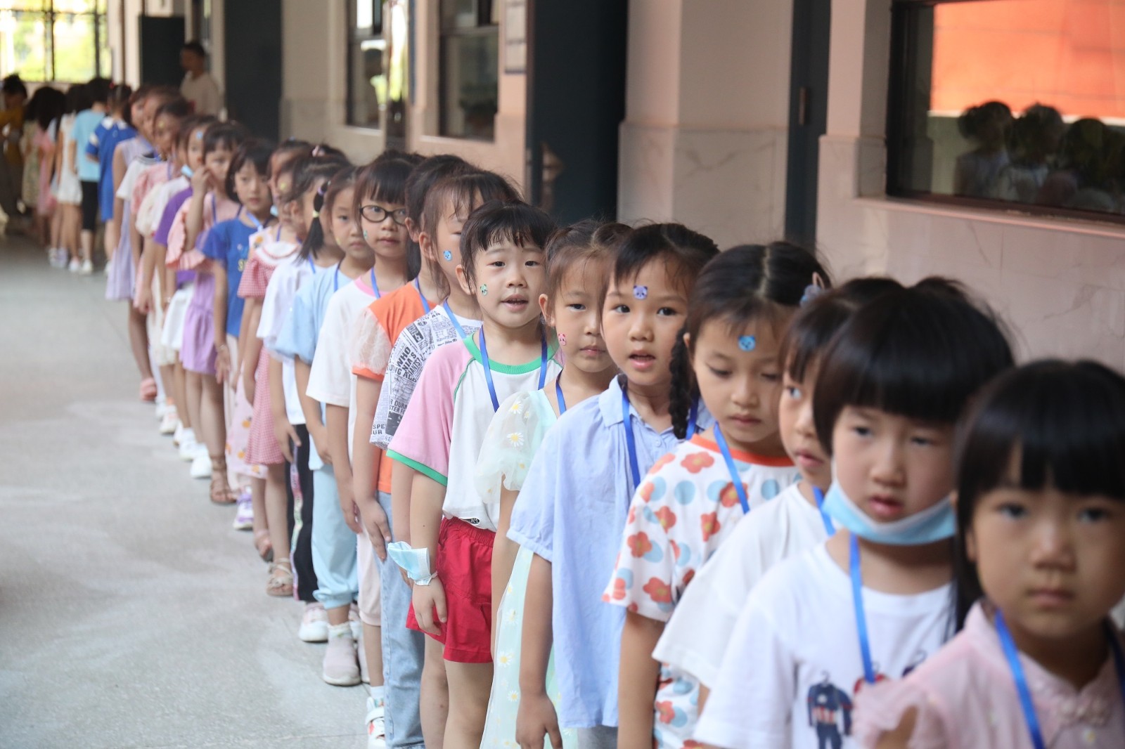 白鹤菱溪小学：新生从常规入学教育开始(图2)