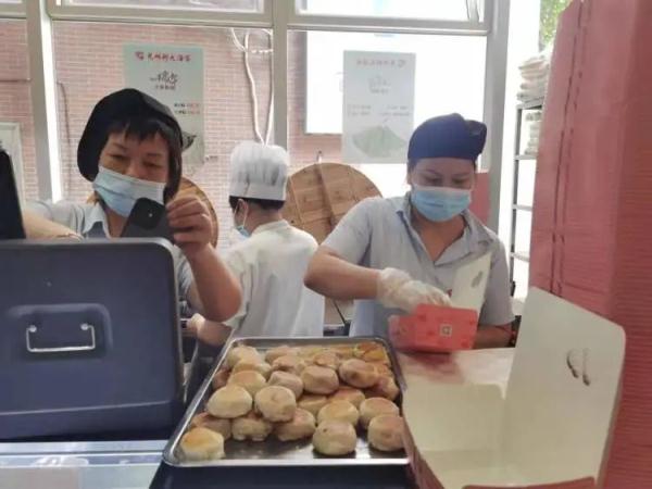 排5小时也不一定买到！外卖小哥差点急哭