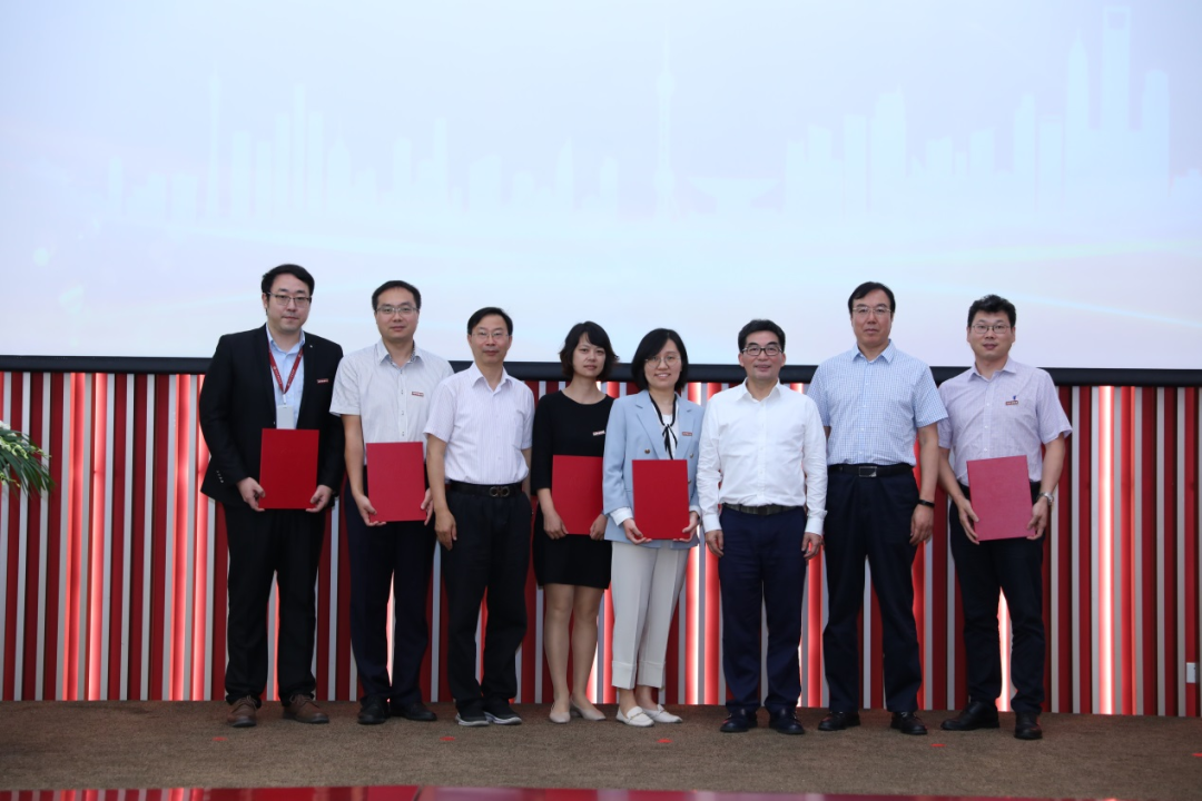 新闻 | 我校举行“珍宝岛药业人才培养荣誉体系”的“珍宝岛讲座教授”及“珍宝岛青年学者”受聘仪式