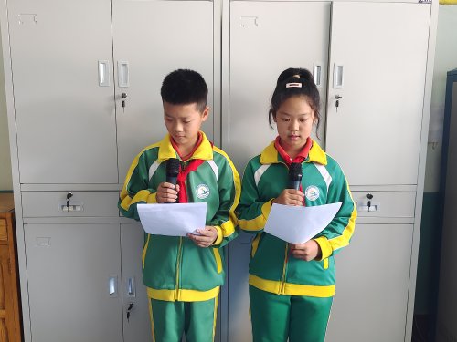 昌圖縣毛家店小學開展慶祝教師節(jié)活動(圖2) 昌圖縣毛家店小學開展慶祝教師節(jié)活動(圖2)