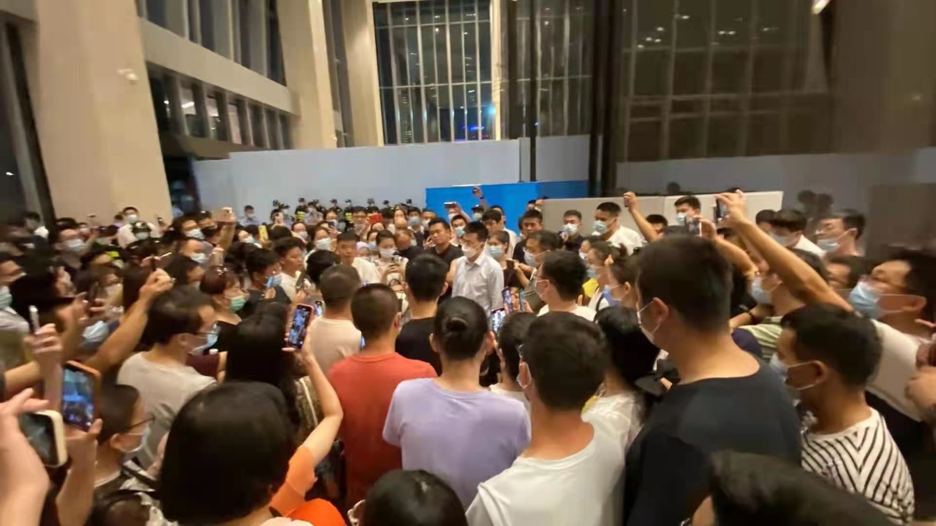 “以房抵债”还是来了，风口浪尖上的恒大，终于快没招了吗？