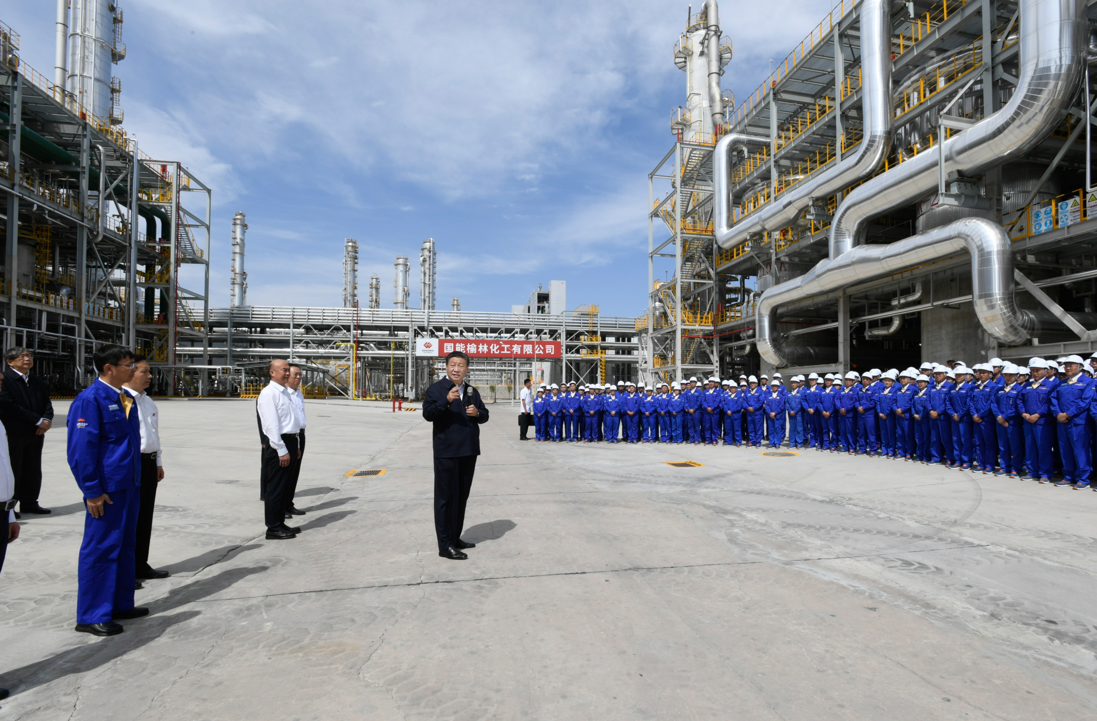 习近平谈能源产业：走绿色低碳发展道路