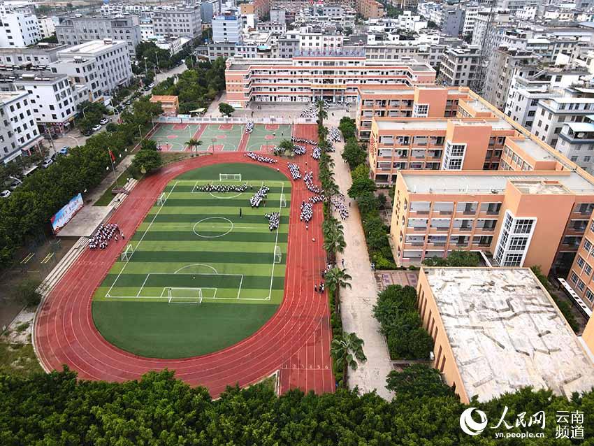 云南賓川：“紅軍小學(xué)”傳唱愛國歌曲(圖1)