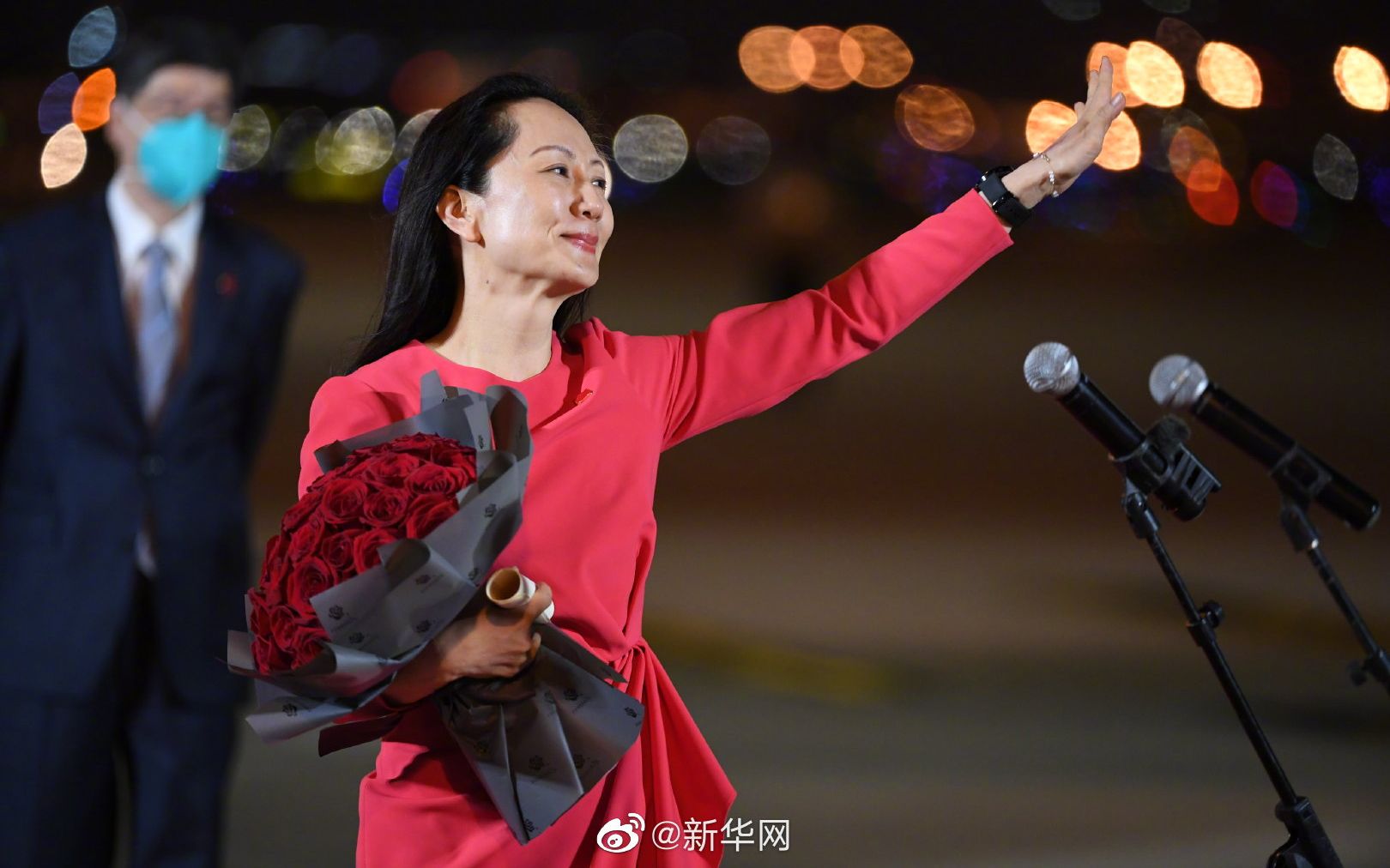 新闻8点见丨孟晚舟平安回家：信念如果有颜色，那一定是中国红