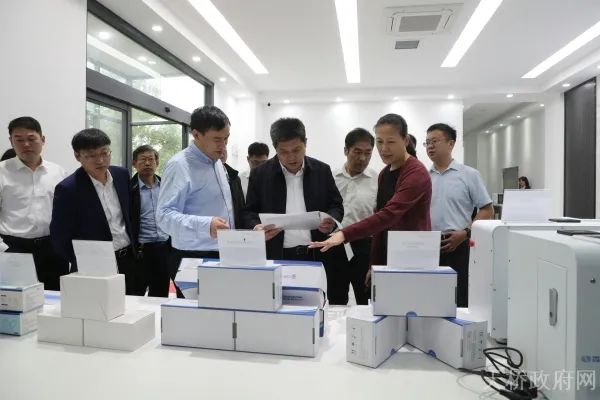 区委书记韩伟到济南新材料产业园区查看重点项目