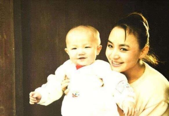 老戏骨宋丹丹，屡次闪婚又闪离，最终嫁富豪抱