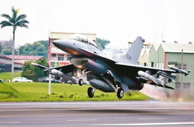 台軍F16戰機墜海近40天搜救無果，擬花近五千萬台幣僱民間公司打撈