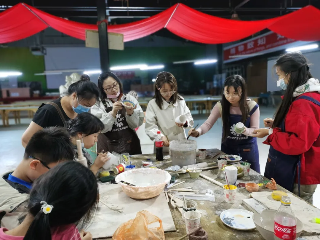 「庐山手工」上课、抢饭、熬夜、摘柿子这些经历你都在吗？