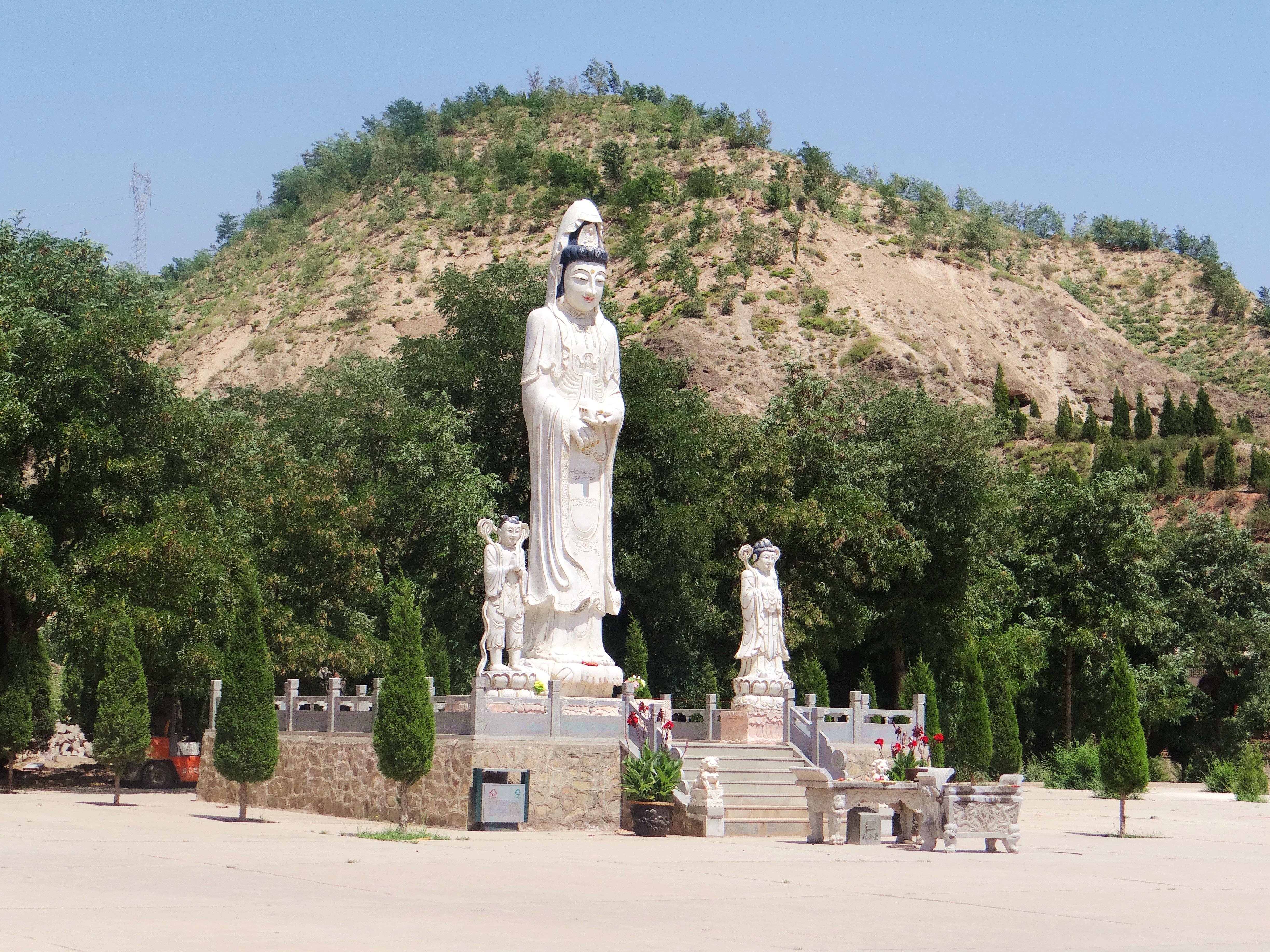 An ancient temple in the deep mountains of 1,400 years, 36 temples and grottoes, a very spectacular scenery