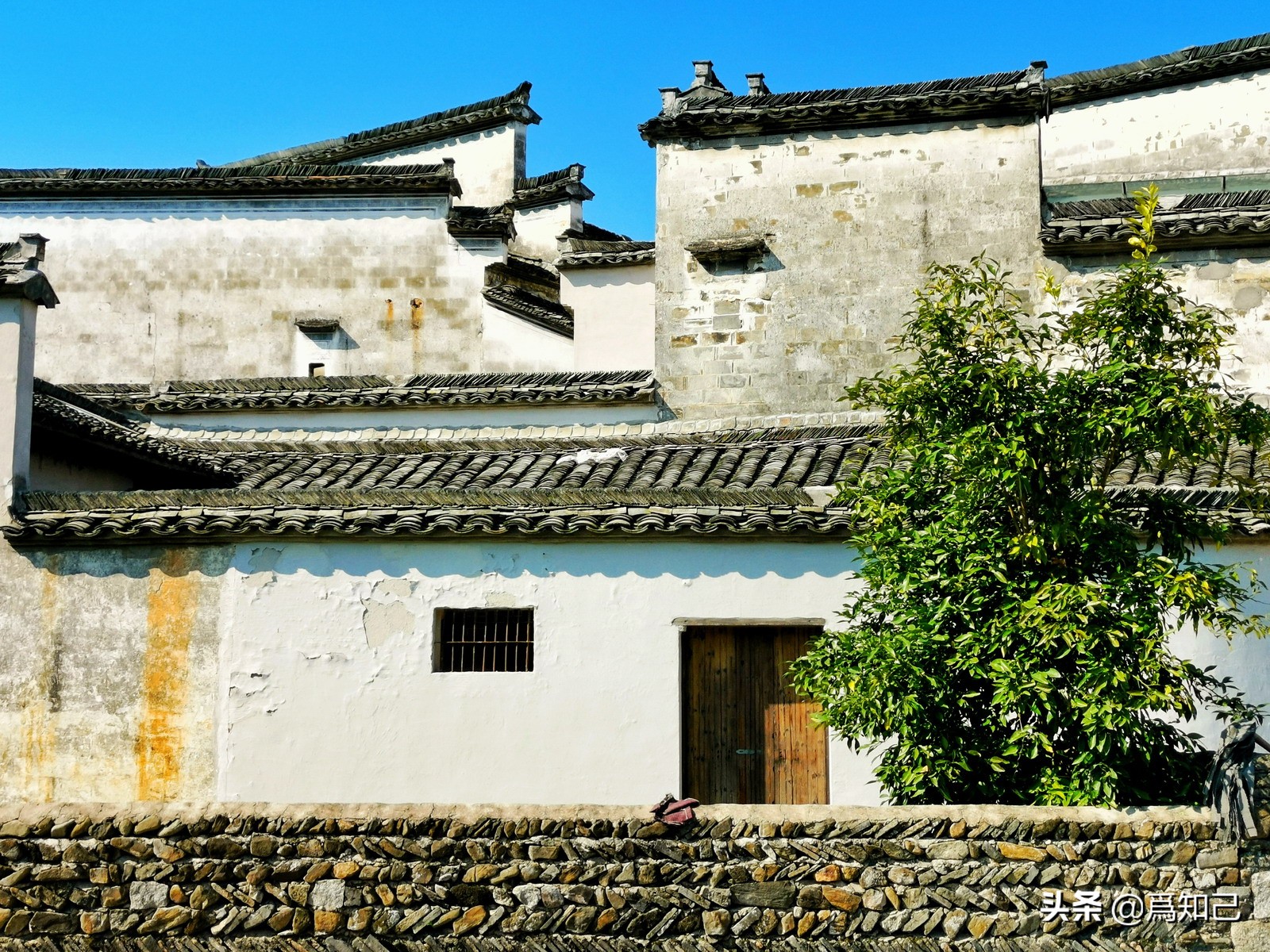 黟縣關麓村汪氏八個兄弟的八大家住宅群是此村最具特色的古建築 為知己 Mdeditor