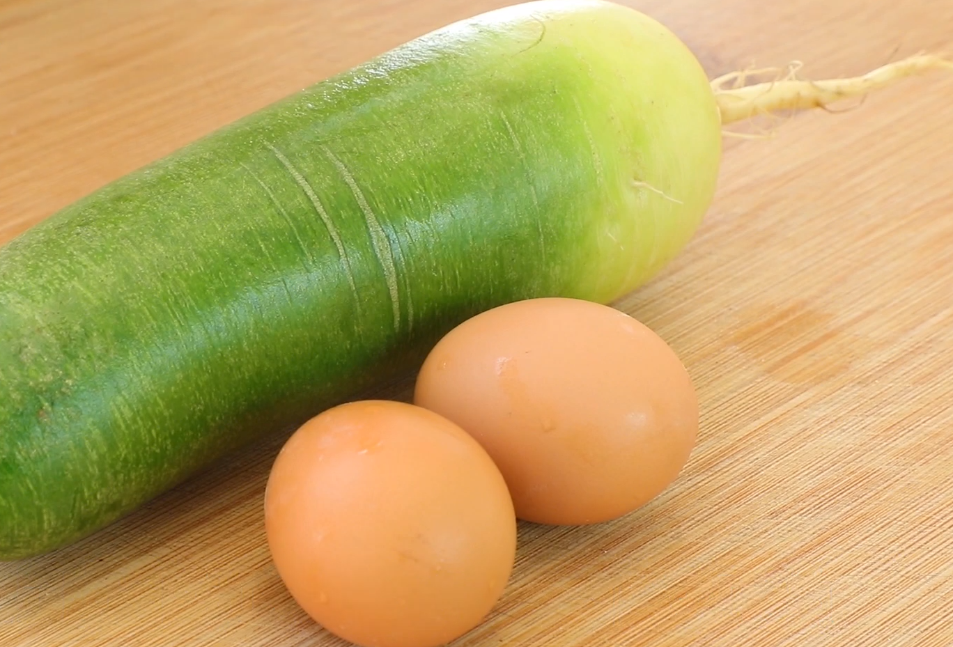 一個蘿蔔，兩個雞蛋，這樣做超好吃，皮薄大餡，香酥多汁比包子香