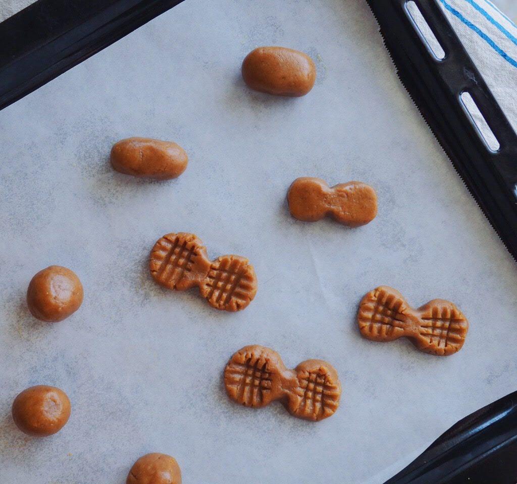 想吃花生酱不用买，5块钱自制一大瓶，纯正无添加，还能做曲奇