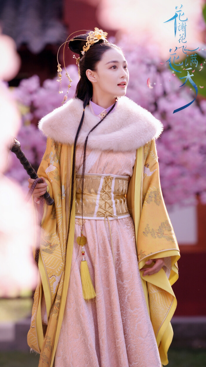 为何张馨予婚前婚后大变样？女人和谁在一起，