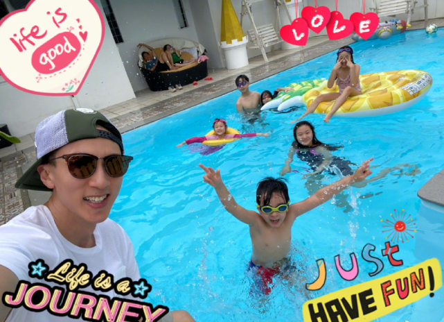 吴尊告别泳池别墅再换豪宅，放鞭炮庆祝乔迁之喜，仪式感满满