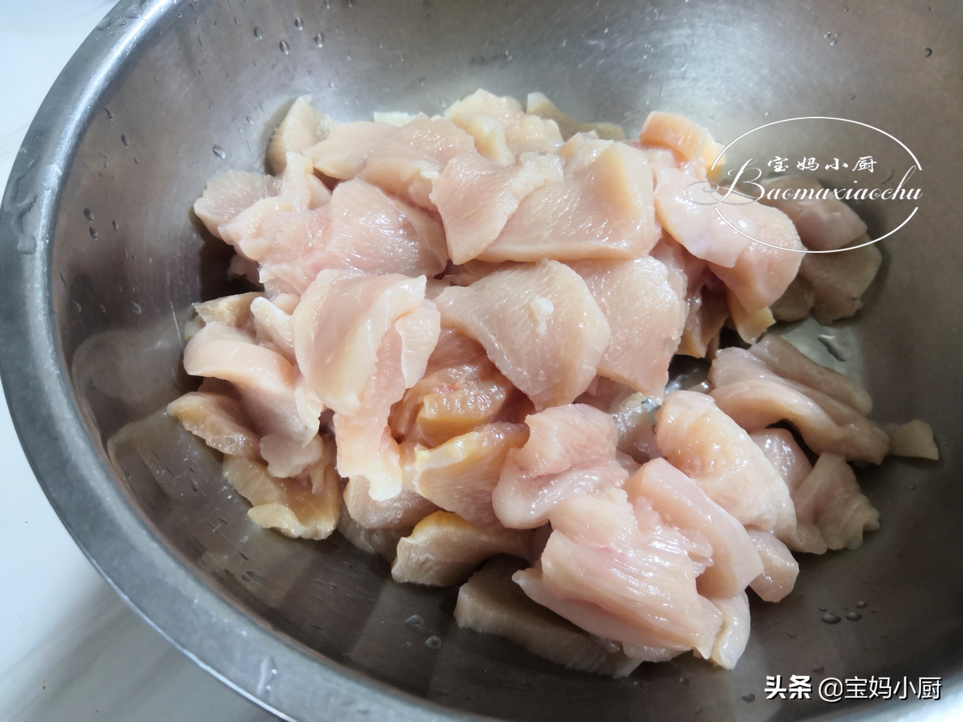 鸡胸肉这样做，能当零食能当下酒，12块钱能做两大盘，可香了