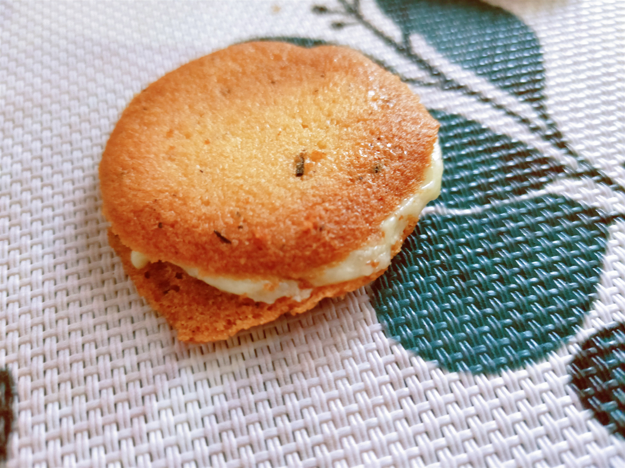 Will start a hand to abstain " white lover " chocolate, do easily simply " feline tongue " sweetmeats