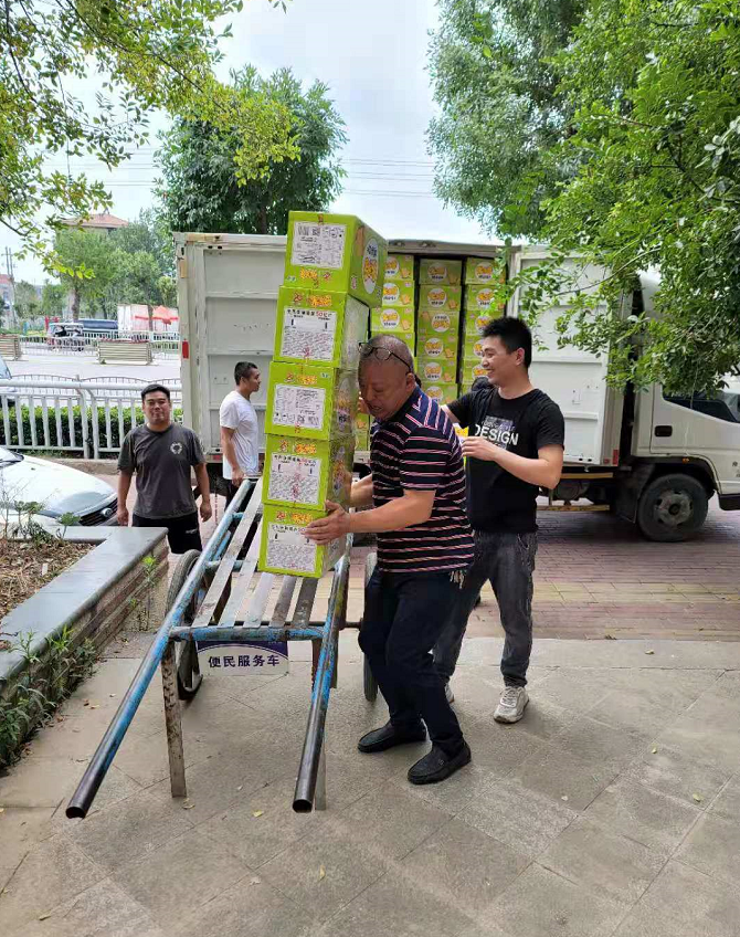 连日来，河南省遭受到特大暴雨侵袭，多地受灾严重，让群众的生活