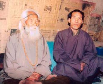 他生于清初死于民国，娶24个老婆，200岁时还到处