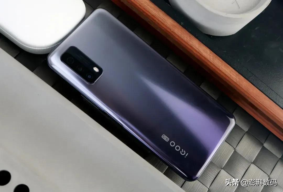 最低1499元！3款5000mAh的千元机，每款都是水桶机！