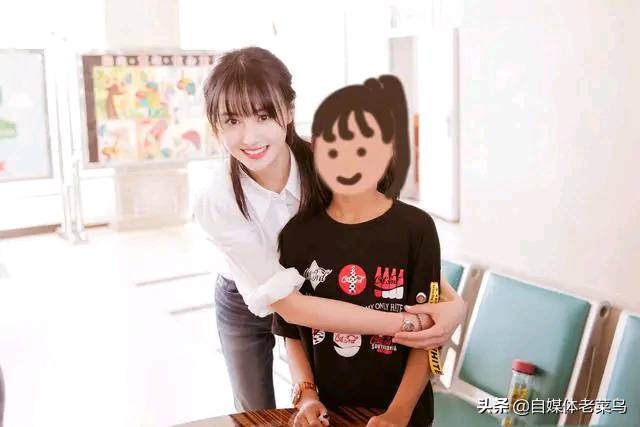 郑爽连连登上热搜，斩获首个大中华区代言人，