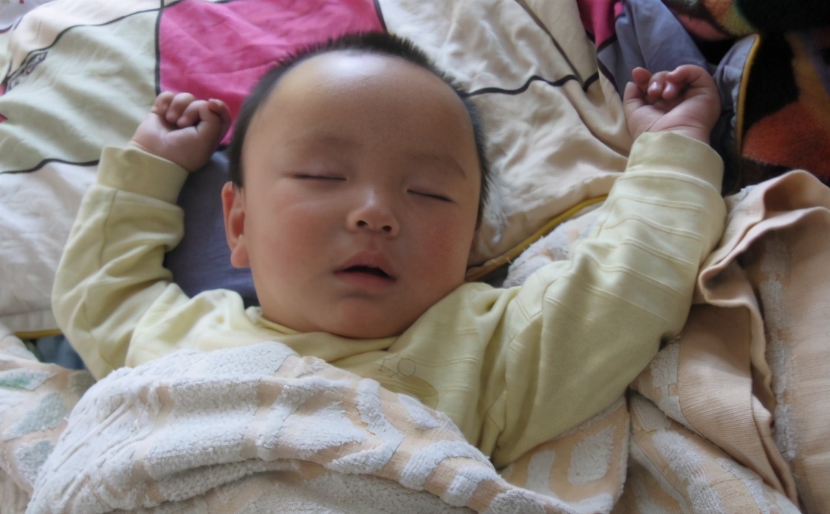 0到3歲寶寶第一個猛長期，身體發出3個信號，都是在長個的表現- 頭條匯