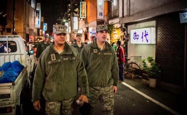 冲绳要独立，美军滚出去！冲绳街头大兴游行，日本政府如何应对？