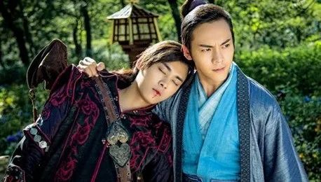 “裸露”成风，中国男明星的衣服，也该一件一