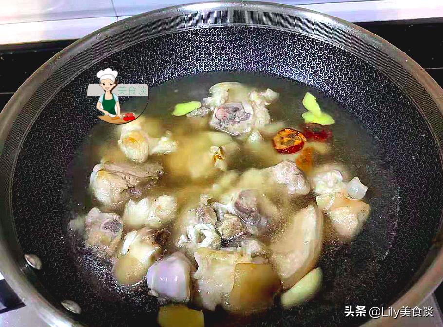 秋天，这肉记得多吃，比排骨便宜，比牛肉温和，秋天炖一锅太馋人