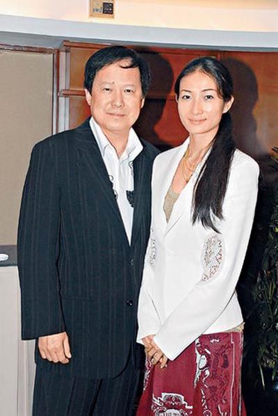 最美警花李赛凤，两段婚姻均失败，遭豪门丈夫