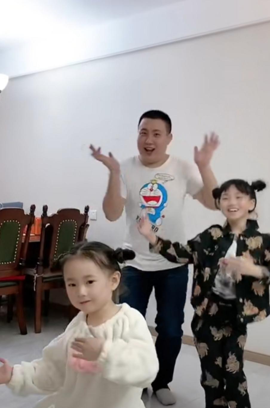 8岁小山竹长大啦！眉眼长开与《爸哪》时区别大，网友直呼认不出