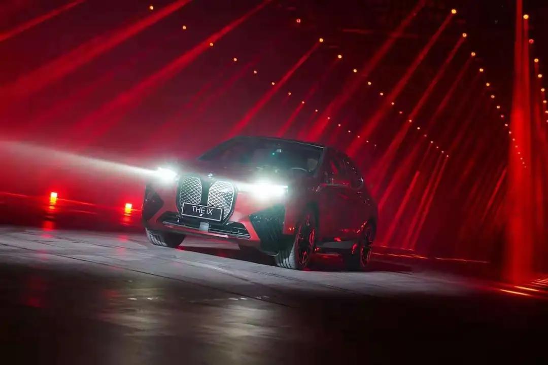 M3、M4来袭，电动化时代的宝马仍然懂得制造终极驾驶机器