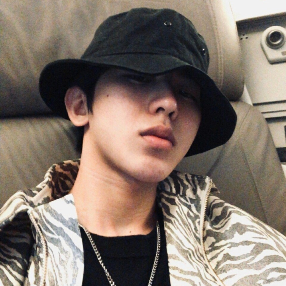 自拍他拍区别有多大？彭昱畅李易峰还好，看到