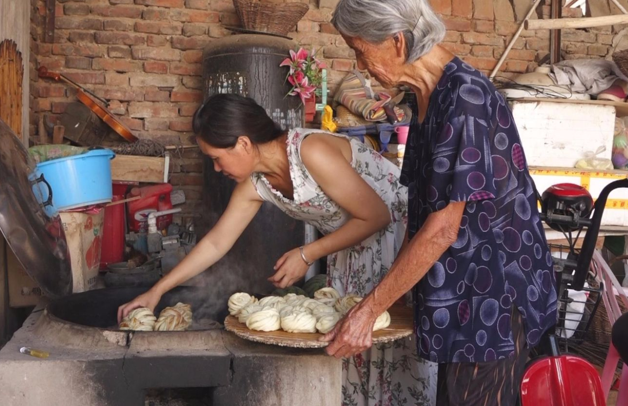 「年薪百萬，給我弟買套房不行嗎」「養你可以，養你娘家人不行」