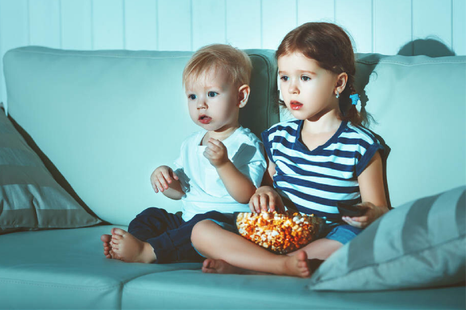 This should not prevent children within 3 years old to watch TV? The  results of Yale University, parents should pay attention to - iNEWS